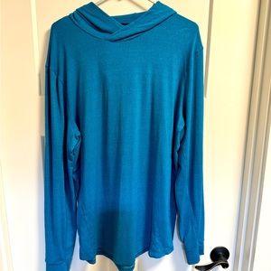 Lululemon shirt fits like XL. Smoke free/pet friendly friendly home GUC